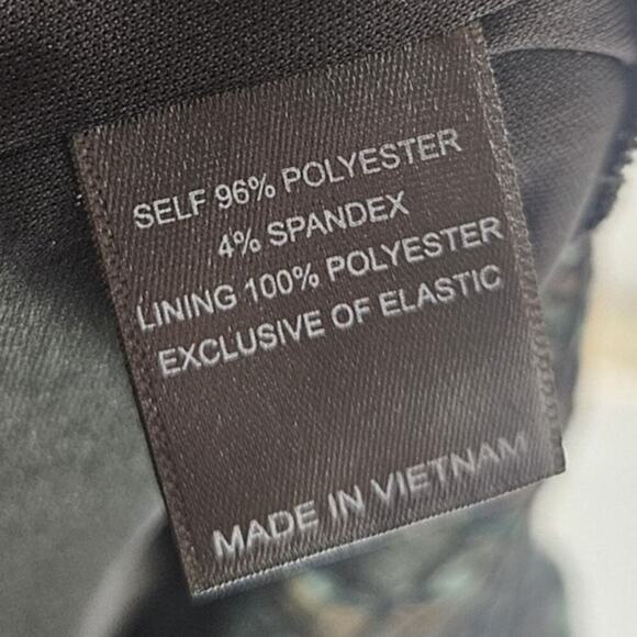 Evereve Jules Mesh Sleeveless Blouse Top Smocked Waist Size M Camo - Picture 8 of 8